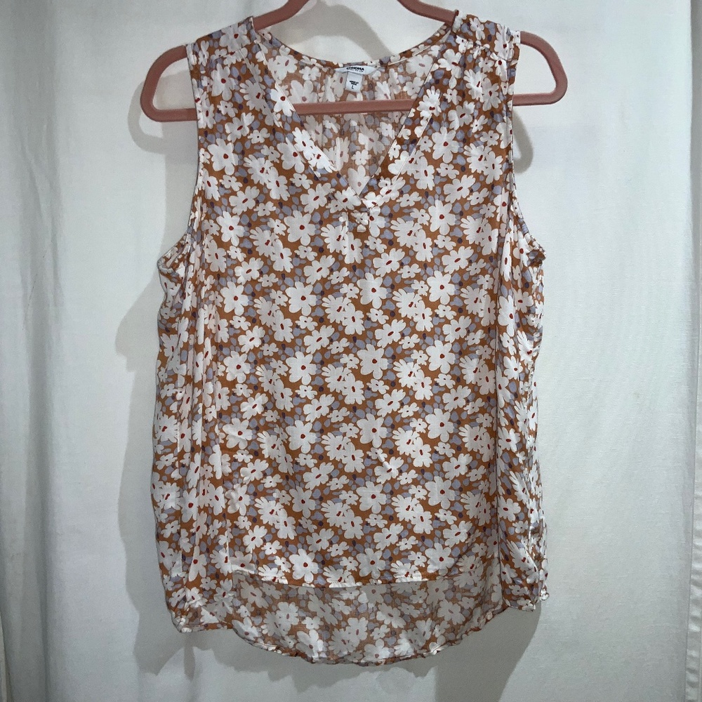 Sonoma V neck floral top Sz L sleeveless hi low curved hem